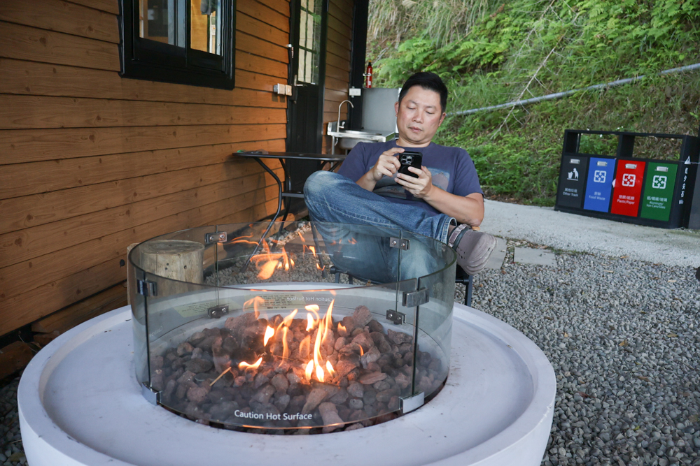 新竹尖石｜虹夕尖石 Villa 免搭帳露營區 ｜雲海山景、小木屋、太空艙、焚火爐夜景、寵物友善