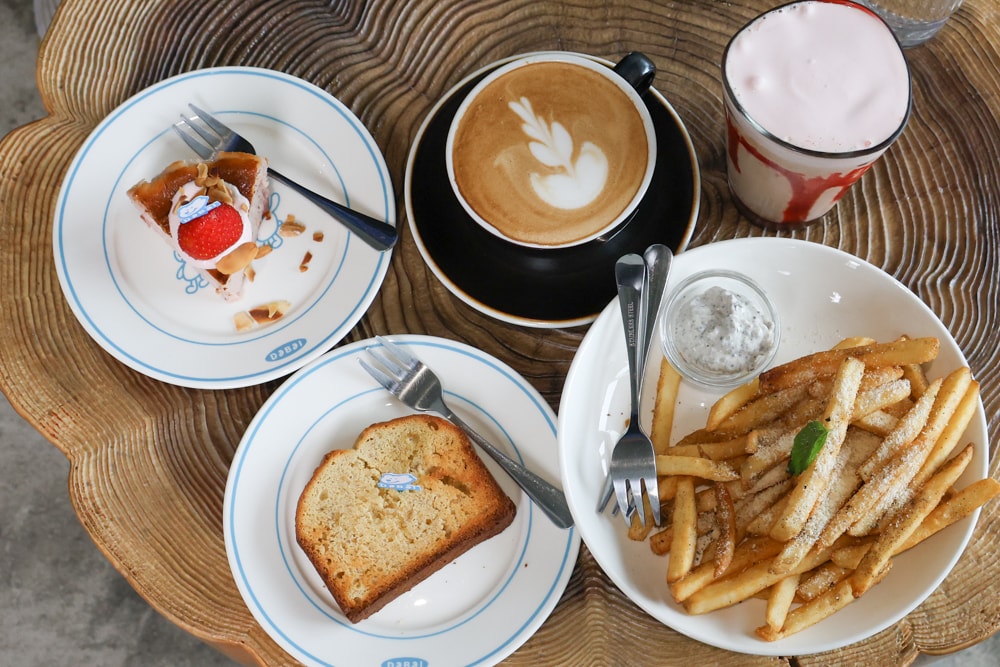 大白咖啡 DABAI CAFE|南投魚池山景玻璃屋咖啡廳、寵物友善餐廳、山景第一排、 帶毛孩一起看山喝咖啡 - 第21張圖 大白咖啡 DABAI CAFE|南投魚池山景玻璃屋咖啡廳、寵物友善餐廳、山景第一排、 帶毛孩一起看山喝咖啡