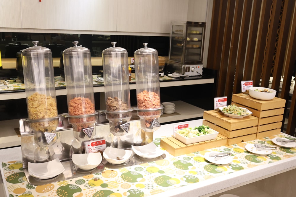 嘉義寵物友善住宿|冠閣大飯店。贈送毛孩鮮食晚餐、嘉義市區飯店、自助早餐、嘉義平價飯店推薦 - 第49張圖 嘉義寵物友善住宿|冠閣大飯店。贈送毛孩鮮食晚餐、嘉義市區飯店、自助早餐、嘉義平價飯店推薦