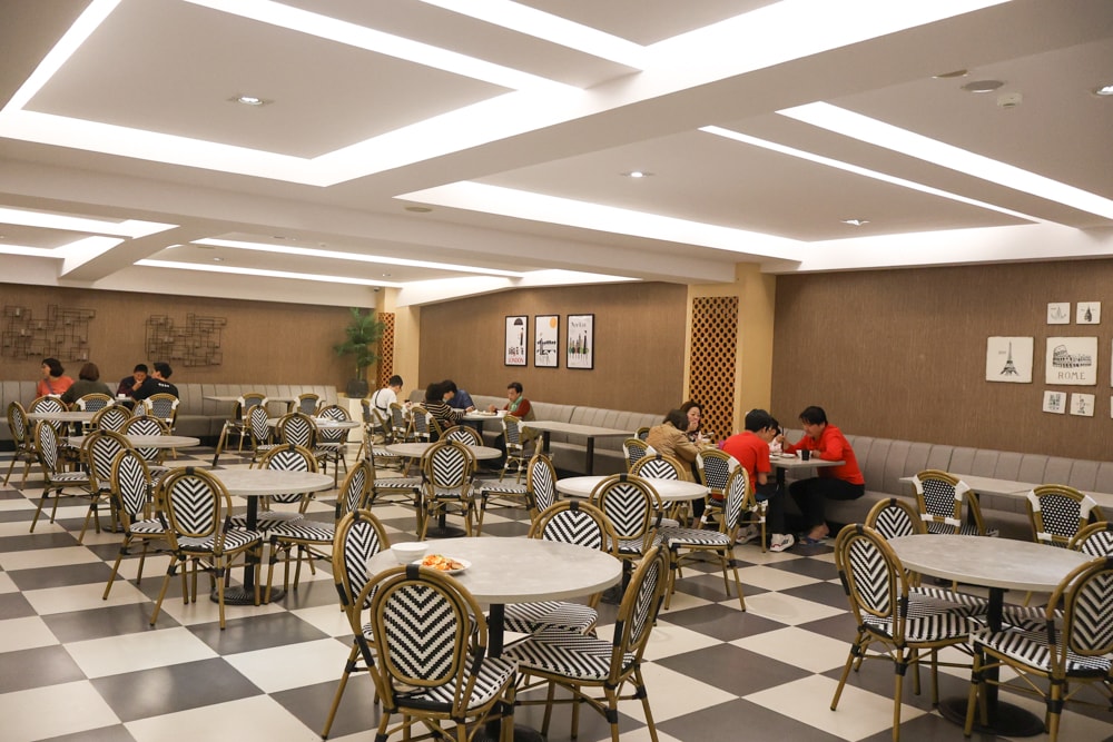 嘉義寵物友善住宿|冠閣大飯店。贈送毛孩鮮食晚餐、嘉義市區飯店、自助早餐、嘉義平價飯店推薦 - 第57張圖 嘉義寵物友善住宿|冠閣大飯店。贈送毛孩鮮食晚餐、嘉義市區飯店、自助早餐、嘉義平價飯店推薦