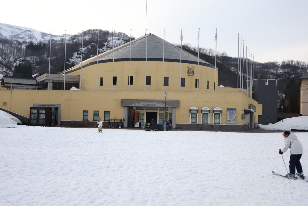 日本滑雪推薦｜樂天新井度假村 Lotte Arai Resort。妙高粉雪滑雪場、SKI IN OUT五星飯店、＋星空溫泉＋粉雪天堂一次滿足