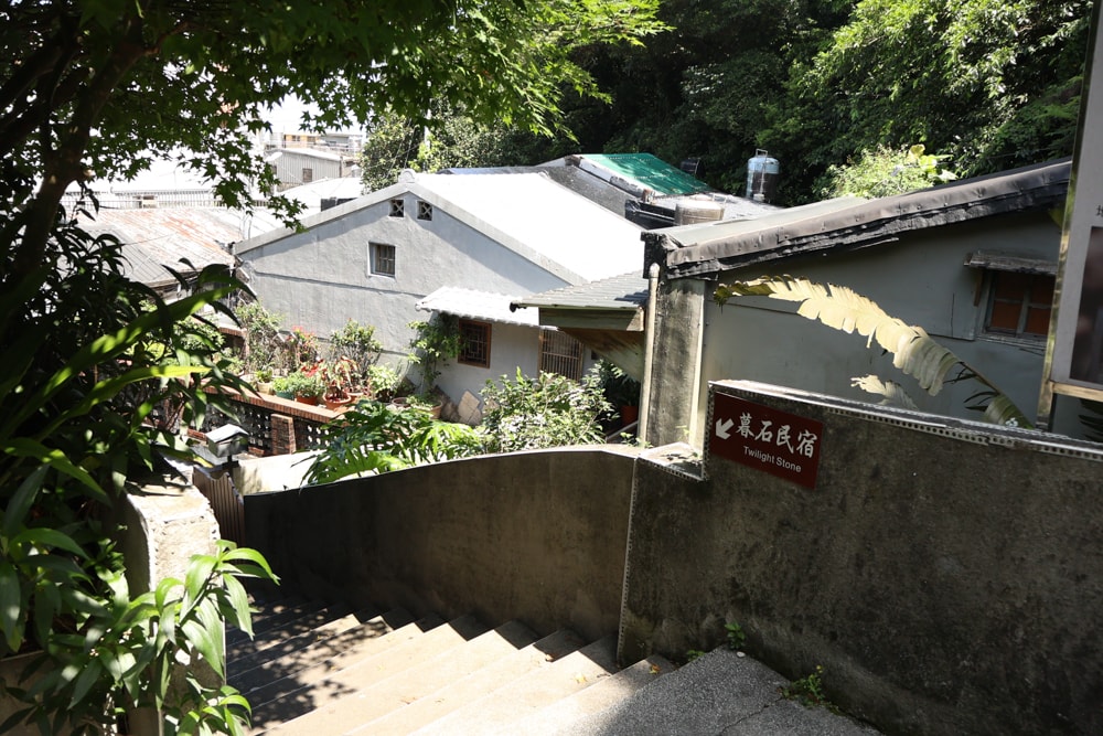 九份民宿推薦|暮石民宿。九份老街步行30秒、寵物友善住宿、山城老屋包棟民宿、2-5人包棟 - 第6張圖 九份民宿推薦|暮石民宿。九份老街步行30秒、寵物友善住宿、山城老屋包棟民宿、2-5人包棟