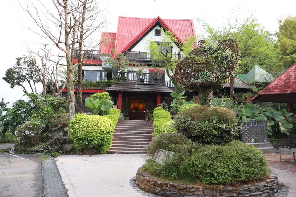 宜蘭冬山山林系住宿推薦｜香格里拉休閒農場。蘭陽平原美景＋天空鞦韆＋寵物友善一泊二食