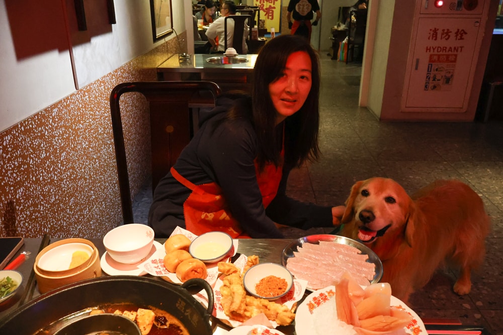 台中麻辣鍋推薦｜溫久熬老火鍋館。 重慶老火鍋、寵物友善餐廳、港式復古風必吃