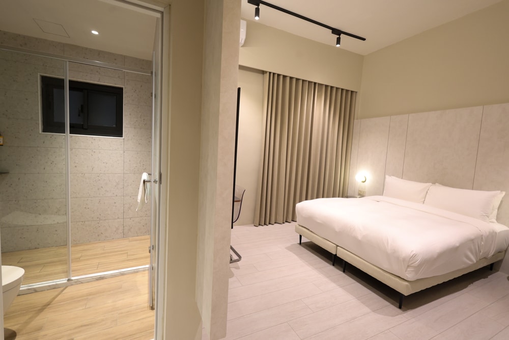 台中寵物友善住宿｜佩德先生 Mr.Petter 。北屯高質感旅店、毛孩可進房、24小時點心飲料