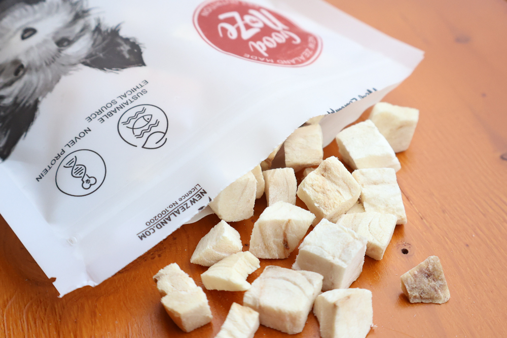 GoodNoze 狗狗凍乾主食開箱｜100%紐西蘭天然肉源，挑嘴狗、老犬必看凍乾主食推薦