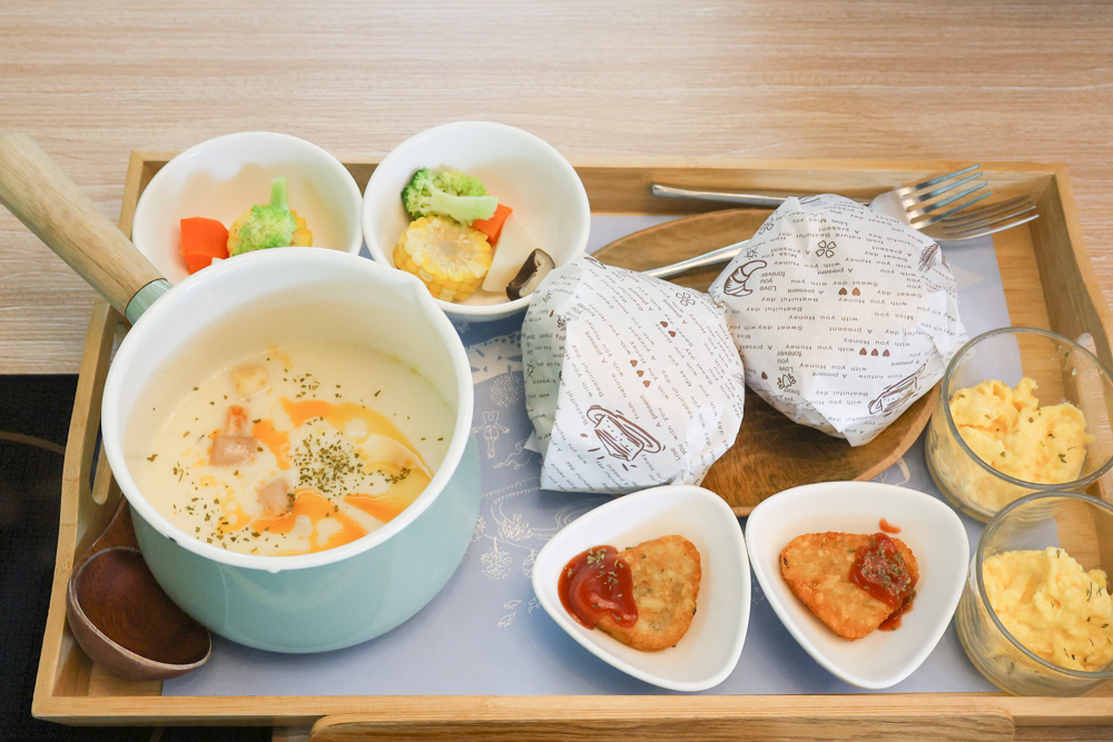 苗栗奢華露營推薦｜寨酌然野奢庄園開箱，一泊三食、豪華露營車、森林帳篷、寵物友善住宿