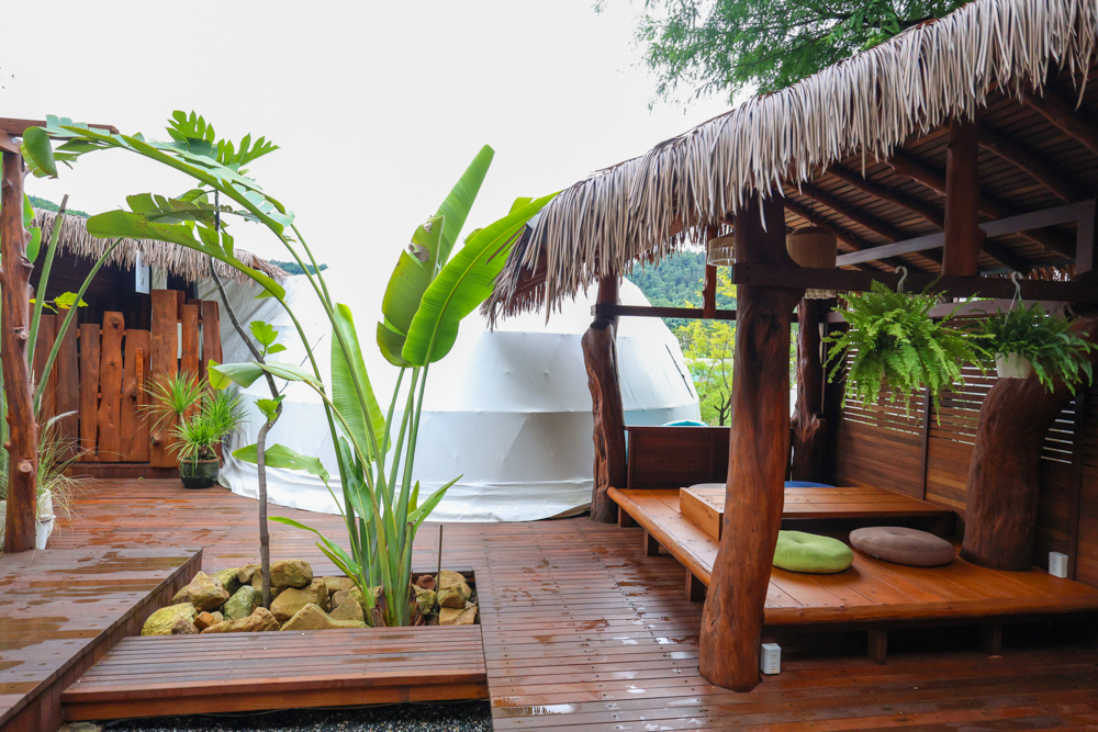 南投寵物友善住宿｜心沐灣 Sun Moon Bay Villa。日月潭最新豪華露營推薦，寵物友善住宿、私人泳池、星空帳篷、Villa渡假一次滿足