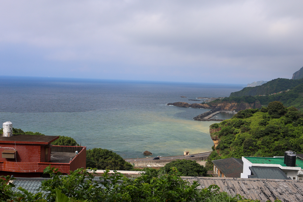 瑞芳九份住宿推薦|神隱之月 Twilight Moon 金瓜石、水湳洞海景民宿,包棟住宿、寵物友善、鄰近陰陽海 - 第2張圖 瑞芳九份住宿推薦|神隱之月 Twilight Moon 金瓜石、水湳洞海景民宿,包棟住宿、寵物友善、鄰近陰陽海