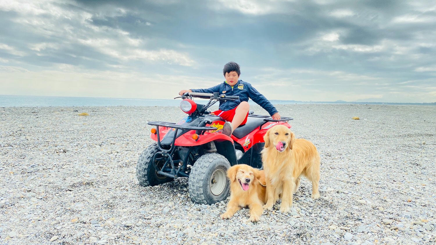 花蓮最夯特色活動｜熊哥海上天梯天空之鏡沙灘車。天空之鏡網美照、沙灘車飆沙、吉普車踏浪