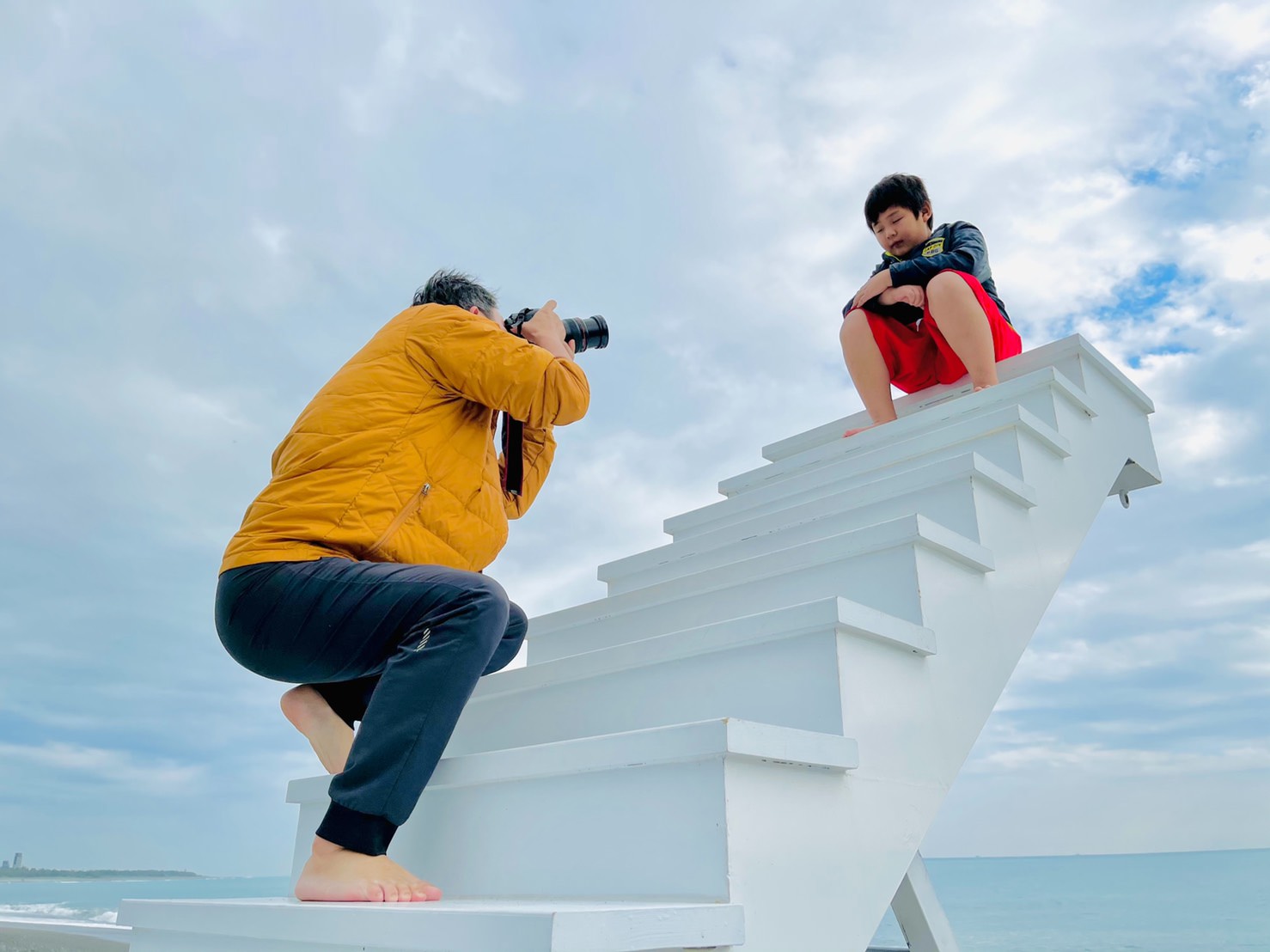 花蓮最夯特色活動｜熊哥海上天梯天空之鏡沙灘車。天空之鏡網美照、沙灘車飆沙、吉普車踏浪