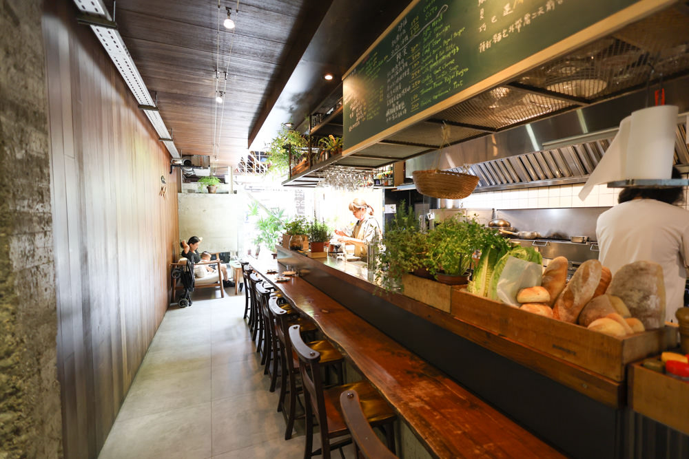 花蓮美食｜Sista mill 磨粉姊姊咖啡輕食。寵物友善餐廳、早午餐、手工碳烤歐風野生酵母麵包
