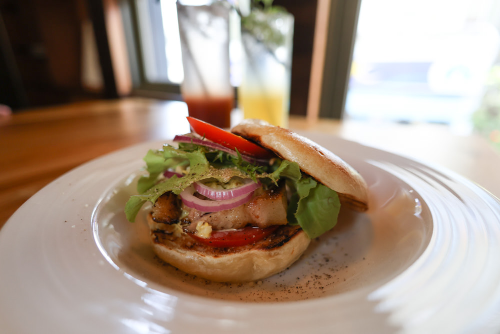 花蓮美食｜Sista mill 磨粉姊姊咖啡輕食。寵物友善餐廳、早午餐、手工碳烤歐風野生酵母麵包