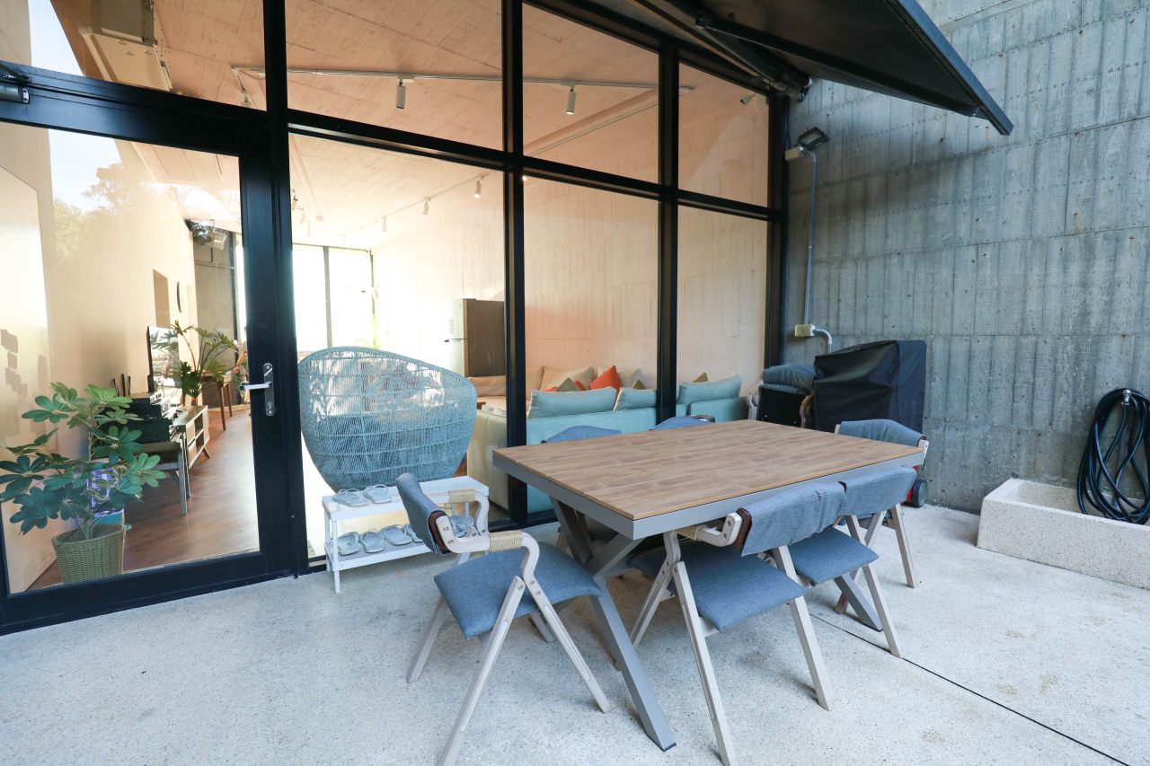 宜蘭五結｜Wonderwall美好境界民宿。寵物友善民宿、擁有冬山河出海口絕美景觀、清水模包棟民宿