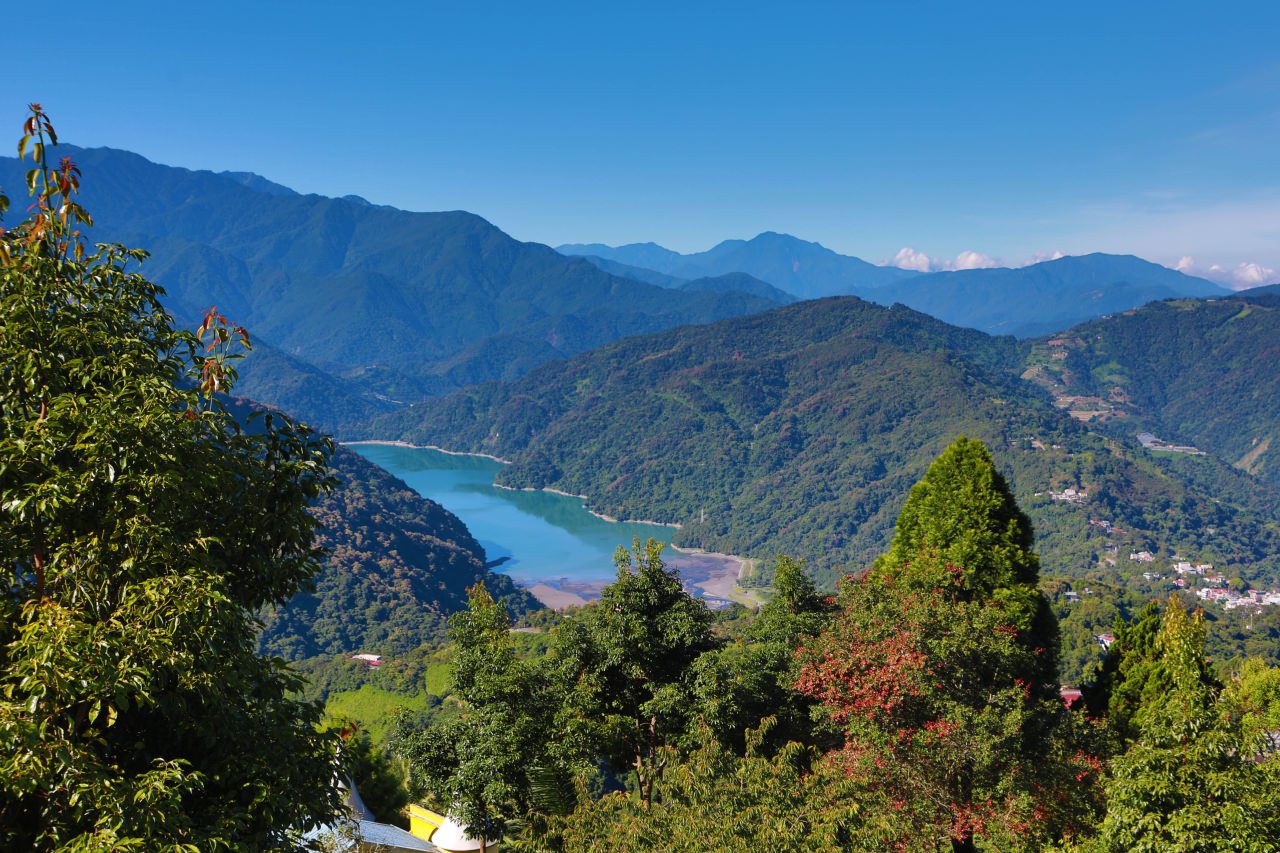 清境茲心園渡假山莊｜清境寵物友善民宿、眺望絕美碧湖最佳地理位置、擁抱療癒山嵐美景！！