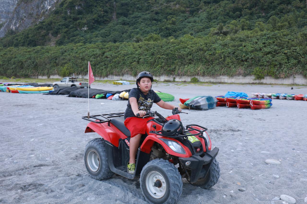 花蓮懶人露營|高巢休閒農場。寵物友善、一泊二食免裝備豪華露營、必玩超刺激沙灘車 - 第24張圖 花蓮懶人露營|高巢休閒農場。寵物友善、一泊二食免裝備豪華露營、必玩超刺激沙灘車