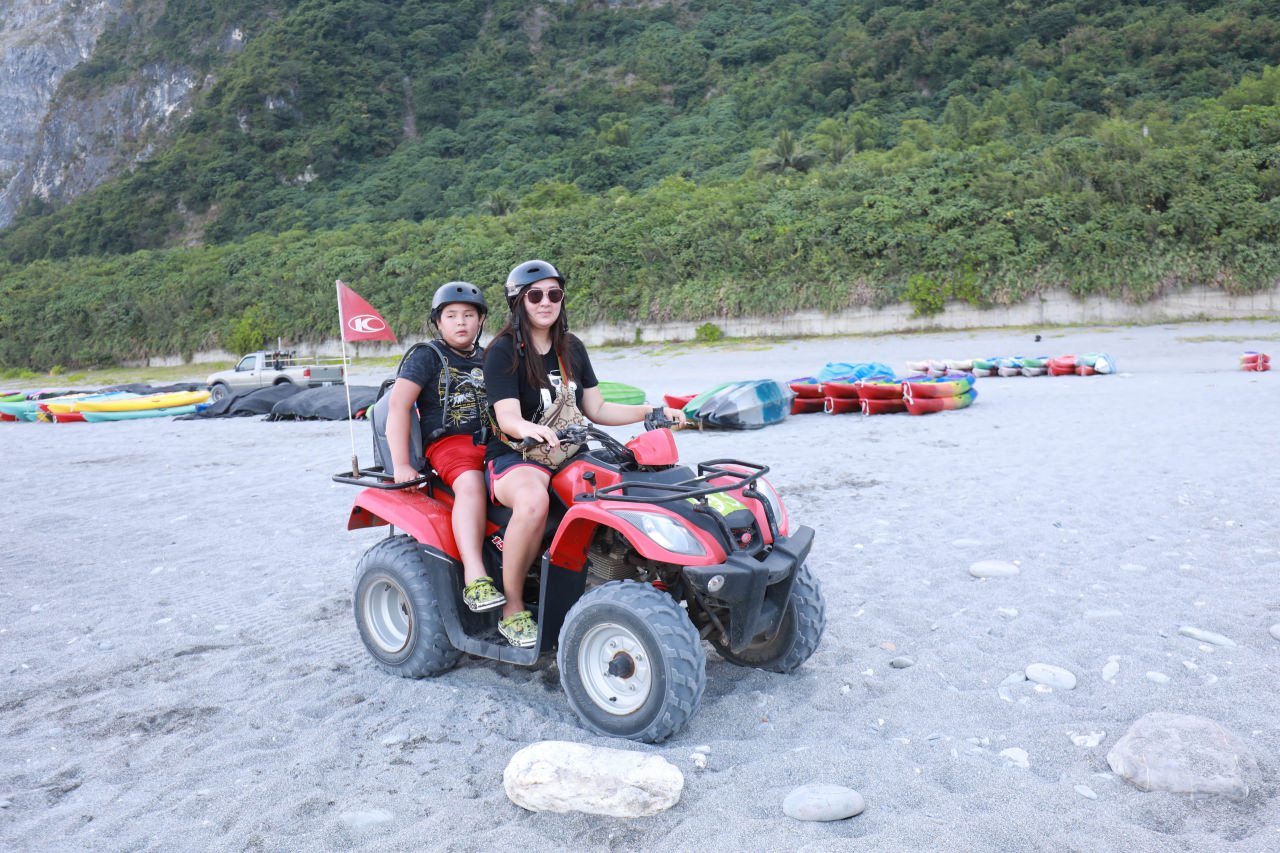 花蓮懶人露營|高巢休閒農場。寵物友善、一泊二食免裝備豪華露營、必玩超刺激沙灘車 - 第25張圖 花蓮懶人露營|高巢休閒農場。寵物友善、一泊二食免裝備豪華露營、必玩超刺激沙灘車