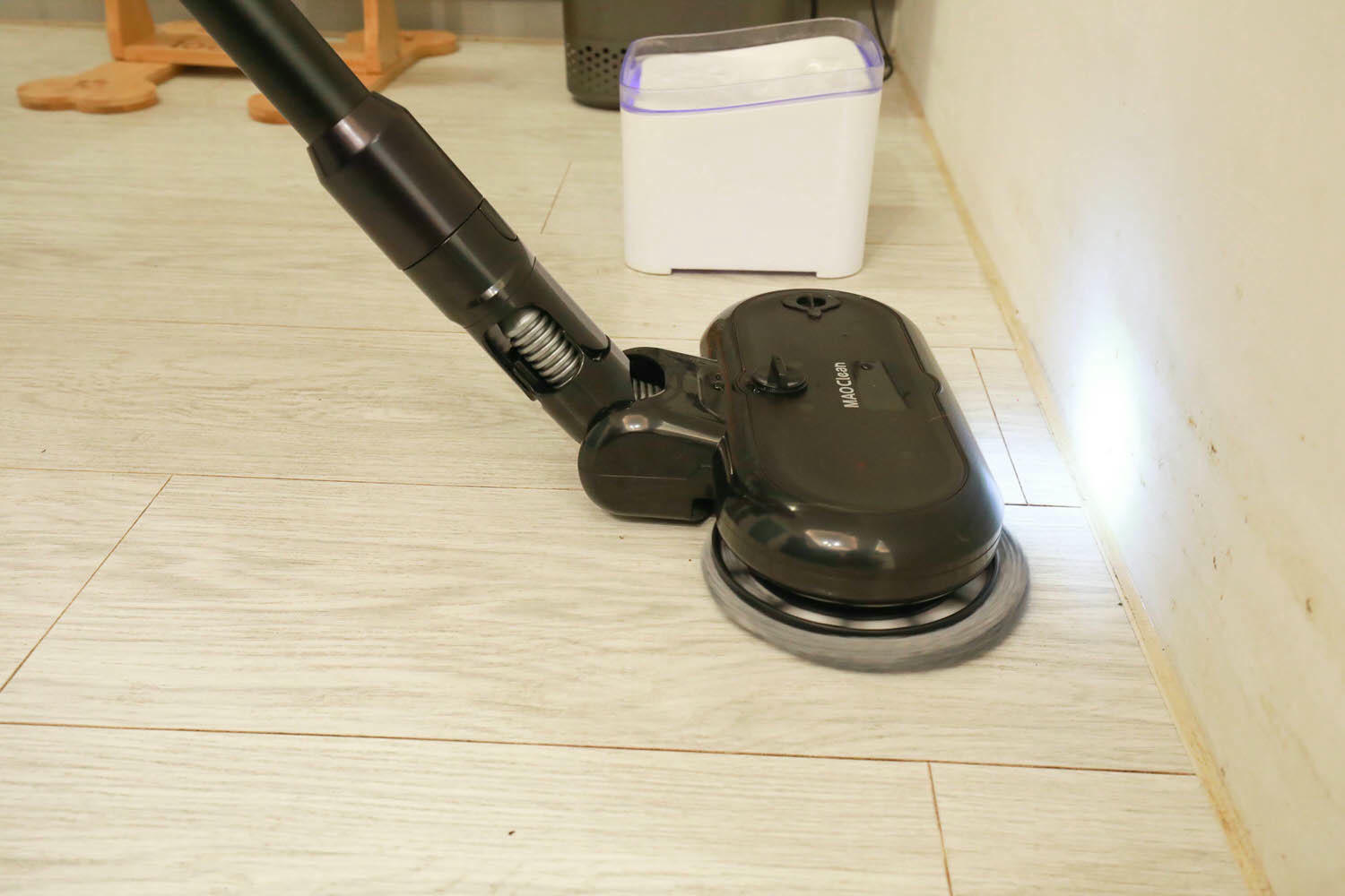 Bmxmao MAO Clean M8智慧偵測電動濕拖無線吸塵器|打造乾淨無瑕的寵物居家環境、吸塵拖地除蟎一次清潔完成、濾網永久免費送 - 第23張圖 Bmxmao MAO Clean M8智慧偵測電動濕拖無線吸塵器|打造乾淨無瑕的寵物居家環境、吸塵拖地除蟎一次清潔完成、濾網永久免費送