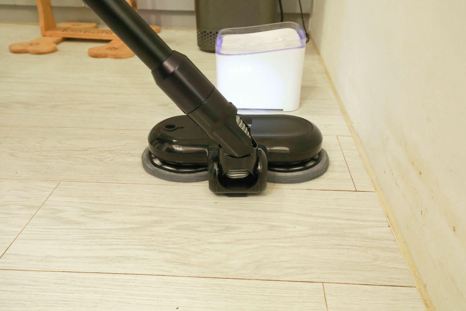 Bmxmao MAO Clean M8智慧偵測電動濕拖無線吸塵器|打造乾淨無瑕的寵物居家環境、吸塵拖地除蟎一次清潔完成、濾網永久免費送 - 第24張圖 Bmxmao MAO Clean M8智慧偵測電動濕拖無線吸塵器|打造乾淨無瑕的寵物居家環境、吸塵拖地除蟎一次清潔完成、濾網永久免費送